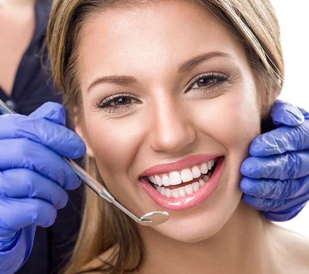 Jackson Heights Teeth Whitening at Dentist