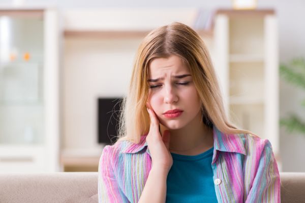 What Are Signs Of TMJ? [Temporomandibular Disorder]